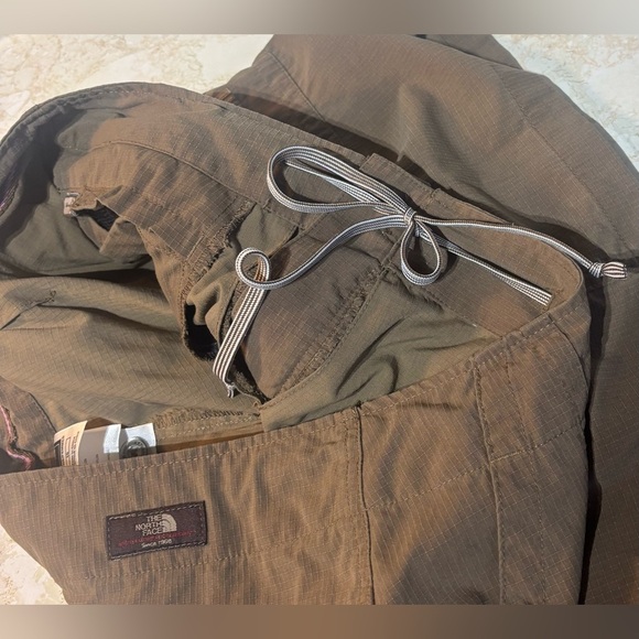 The North Face Dark Brown Water Resistant Hiking Trail Skort Size 10 EUC - Picture 11 of 11